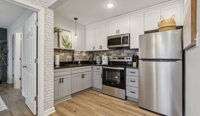 This apartment is a 1 bedroom(s), 1 bathrooms, located in Hampton, VA.