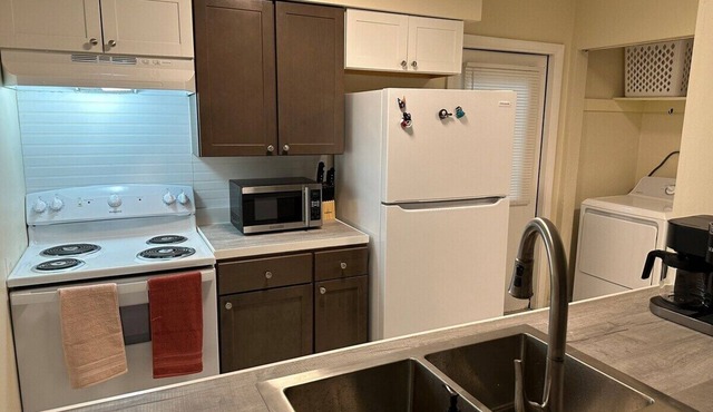 Townhouse Near I75. Pet Friendly w/fire pit.