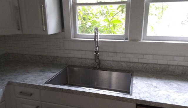 Tranquil 2-bedroom apartment with AC in charming Dade City. Walk to restaurants