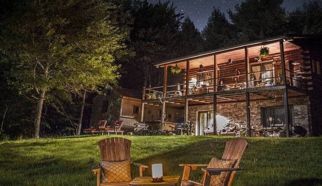 Tranquil 3 Bdrm Log Cabin on Lake 10 min from Windham & Hunter Mts- dog friendly