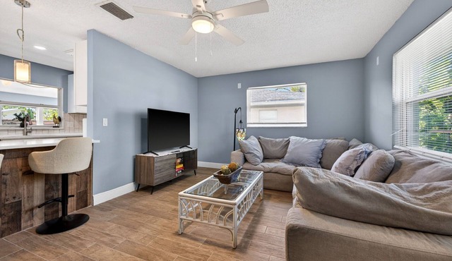 Tranquil 3-bedroom house in Great Neighborhood