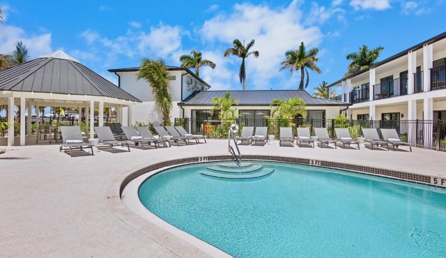 Tropic Isle At Anna Maria Island Inn