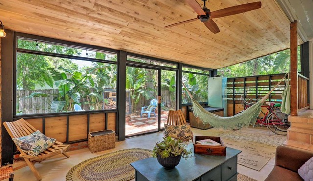 Tropical St Augustine Studio Near Town and Beach!