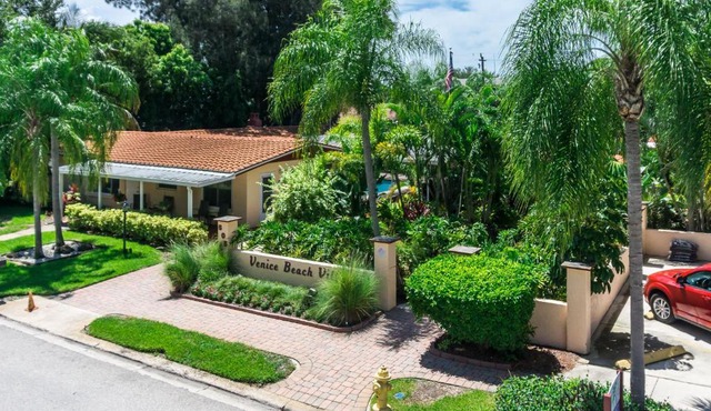 Tropical Villas Of Venice Beach