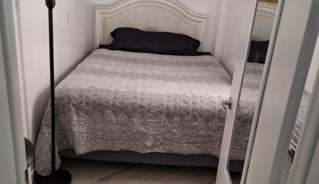 Two quiet smoke-free rooms for 4