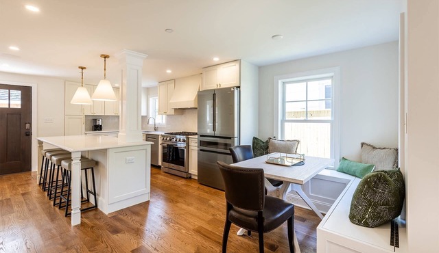 Walk Everywhere From Eastport Cape Cod with Gourmet Kitchen