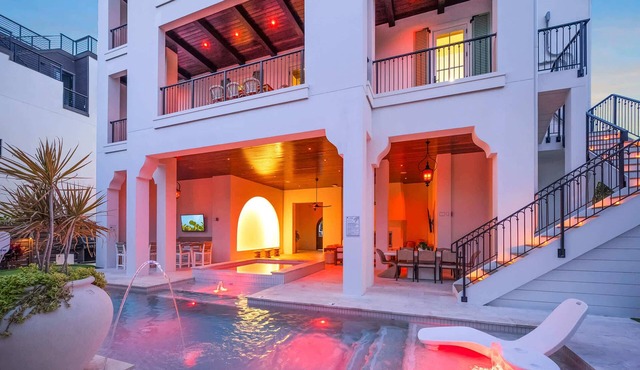 Walk to Beach & Bridge St - Gulf-View Luxury