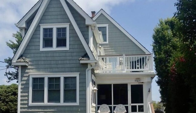 Walking distance to town and the beach. The charm of a beach cottage with all of the updated amenities.