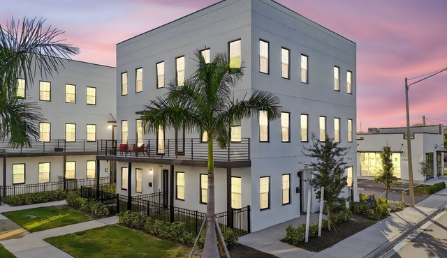 Warehouse Arts District Modern Townhome
