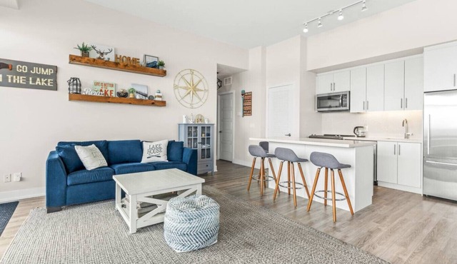Waterfront 1BR Modern Condo | Friday Harbour