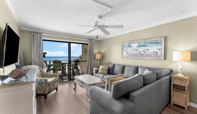 Waterfront 2BR condo w/Gulf & pool views