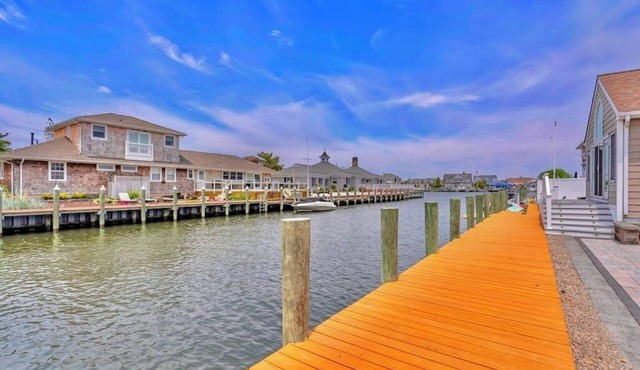 Waterfront 3 BR House w/Pool and Dock! - Mantoloking