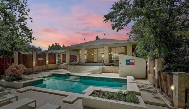 Waterfront Fall Retreat | Pool, Fire Pit, Lake LBJ