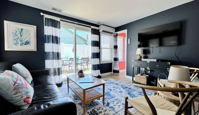 Week opened - Aug 15-22. Lava Beach Block Retreat steps from beach.