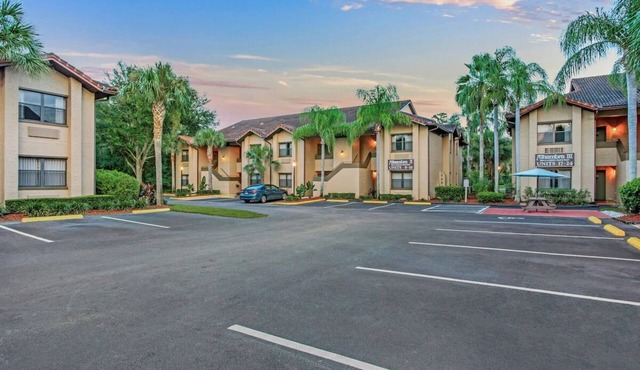 Welcome to Alhambra at Poinciana, Kissimmee, FL