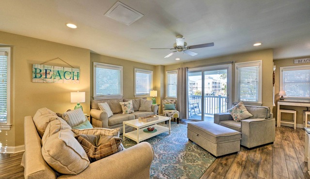Wildwood Townhome w/Patio: 1 Block To The Beach!