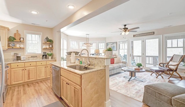 Wintergreens R910- Mtn Condo/View, Gated Resort, Indoor/Outdoor Pools & Hot Tub
