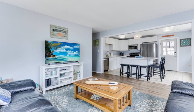 Wonderful Dog-Friendly Cottage in the Peaceful, Quiet Section of Oak Island