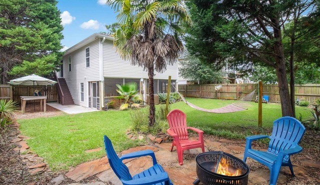 Wonderful Dog Friendly Beach House w/Fenced in Back Yard and Amazing Game Room