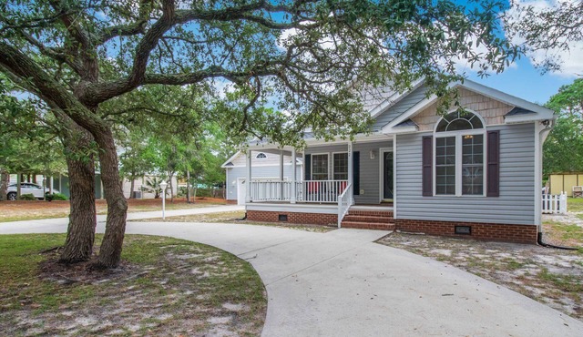 Wonderful Island Home | Peaceful Wooded Section