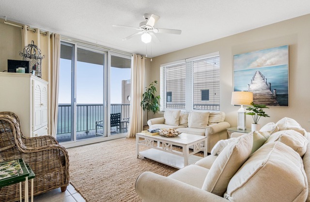 Amazing Condo, Beach-Setup Included, Outdoor Pool & Hot Tub, Gulf-Front