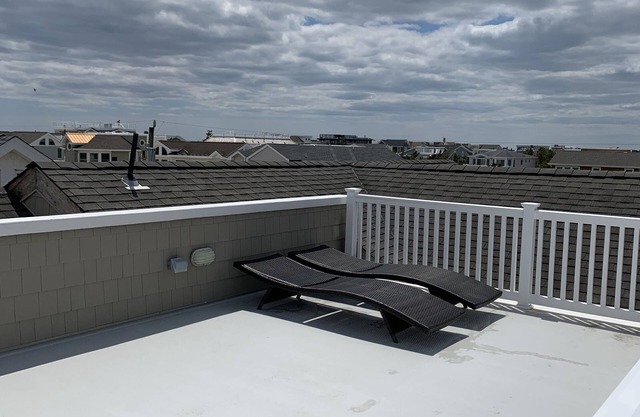 Beach Block, Professionally Decorated 4Bed/3.5 Bath with 2 Master Suites