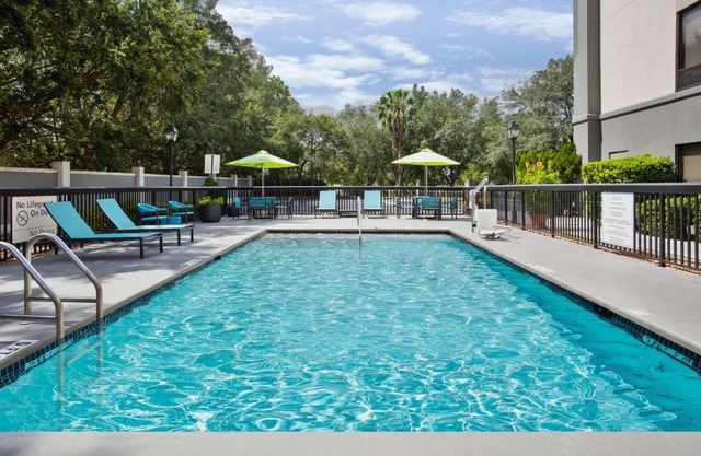 Hampton Inn Suites Lady Villages 