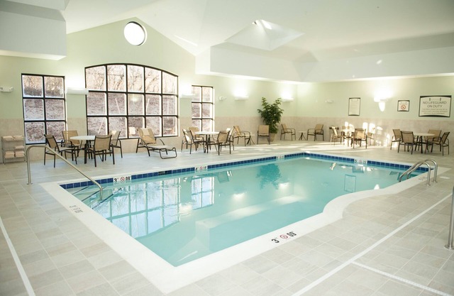 King Studio | Free Breakfast, Pool & Hot Tub Access!