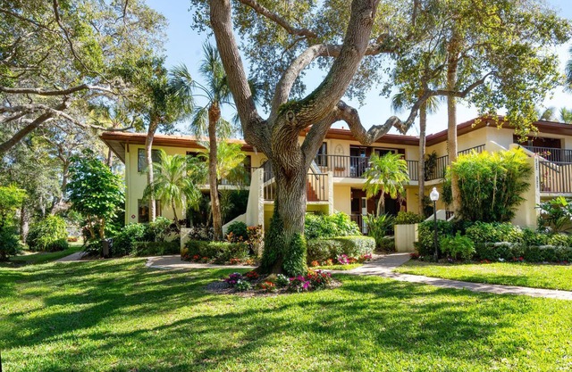 Newly Listed! Peaceful Condo in Sarasota Bay