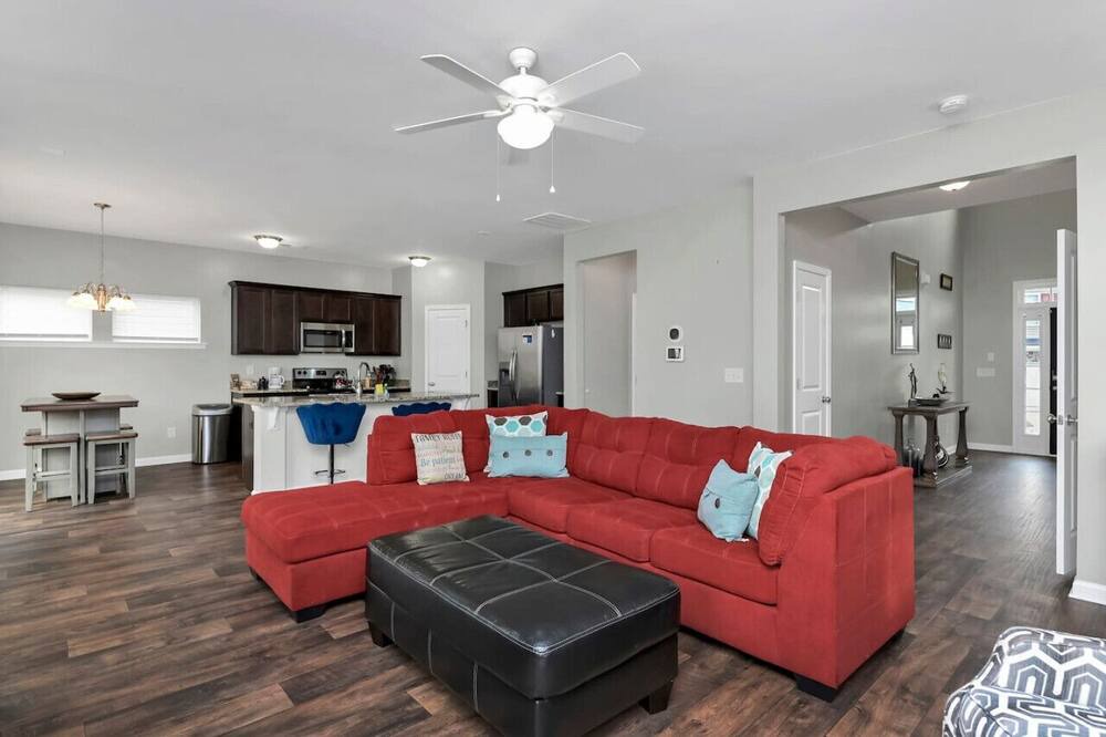 Lexington House | Lexington Charm | 3BR 2BA