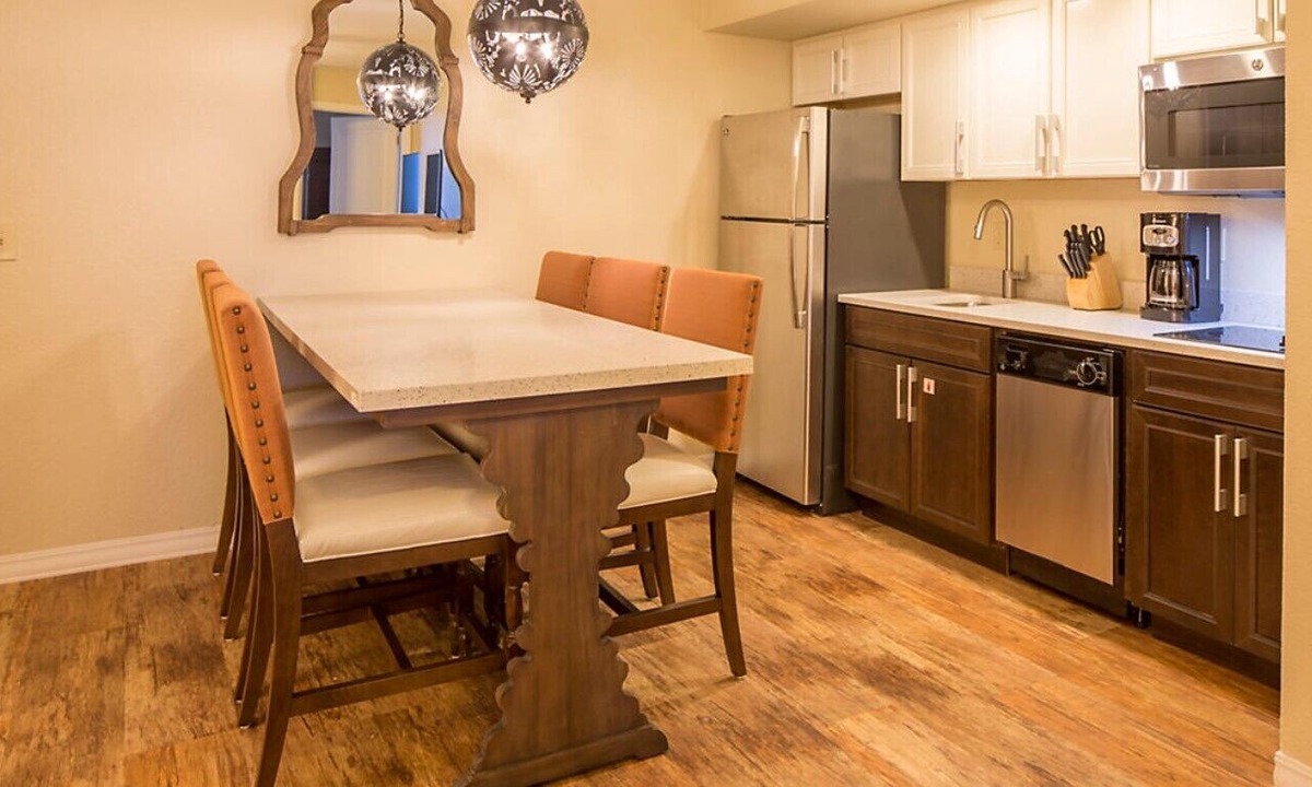 Volusia County Resort | OCEANFRONT - 2 Bdrm w/balonies, Casa Del Mar Resort 10 miles from Daytona Beach