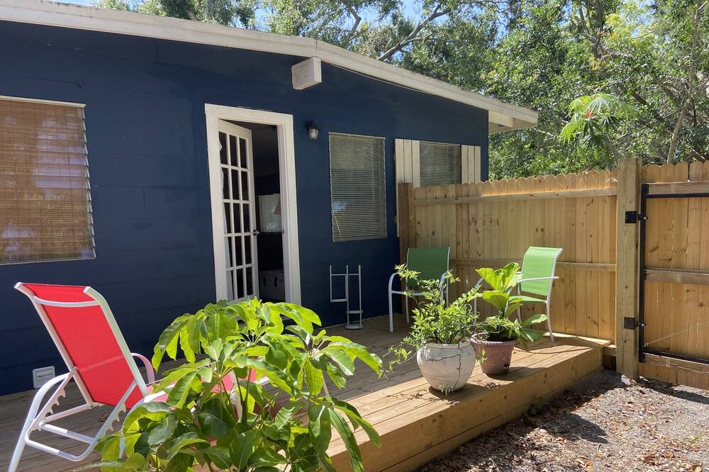 Park East House | Close to Downtown Sarasota, Armand Circle and Lido Beach
