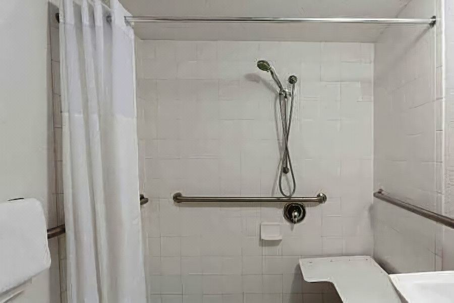 Photo of Bathroom in Plantation Estates