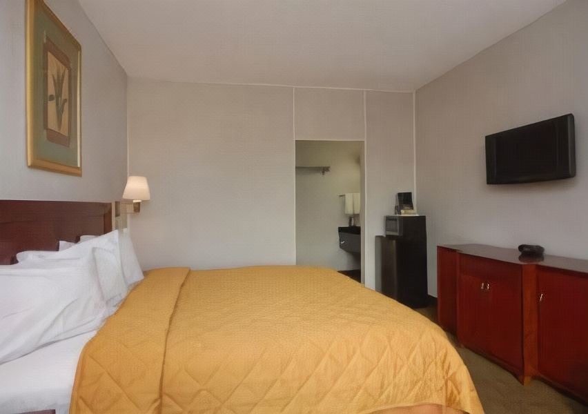 Photo of Bedroom in Golfview