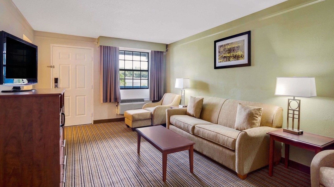 Photo of Livingroom in Doctors Inlet