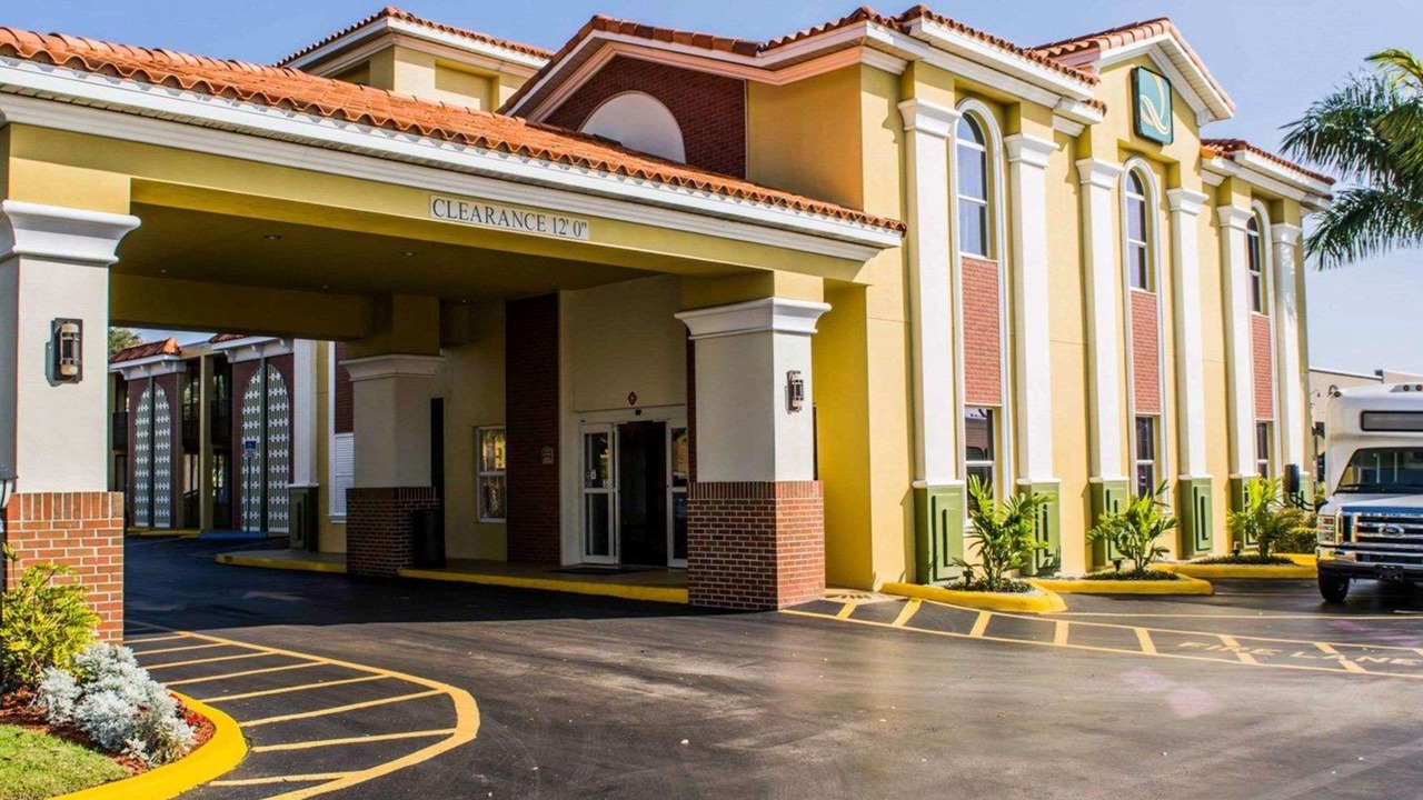 Photo of Buildings in Golfview