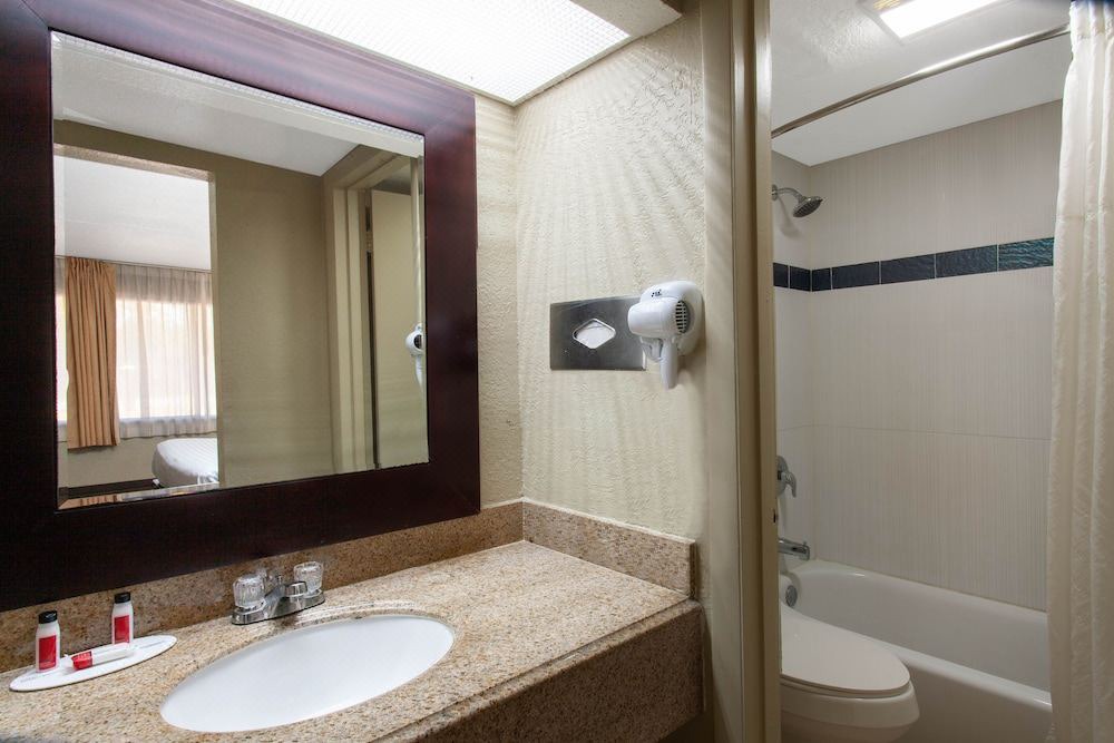 Photo of Bathroom in Plantation Estates