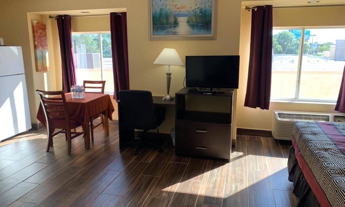 Photo of Livingroom in Pinecrest West Park