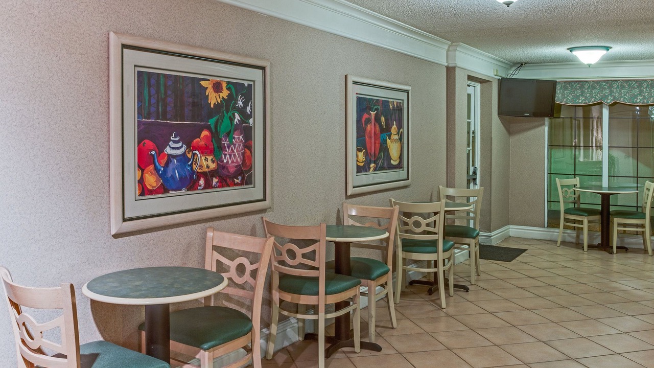 Photo of Livingroom in Doctors Inlet