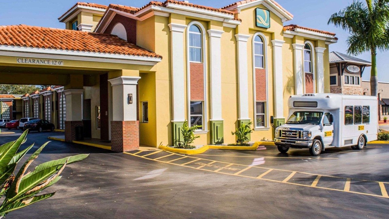 Photo of Buildings in Golfview