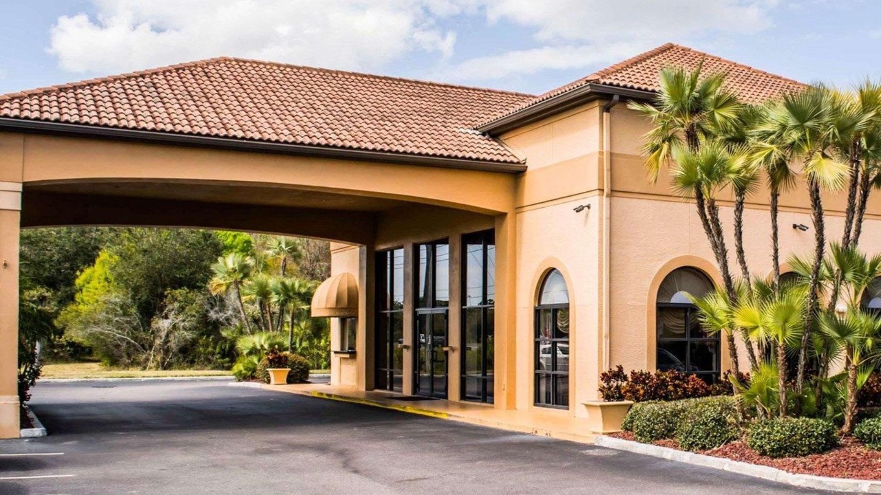 Photo of Buildings in Sun City Center