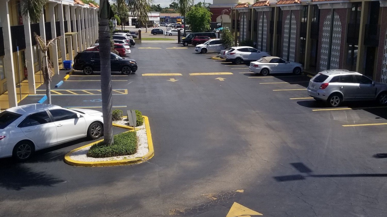 Photo of Buildings in Golfview