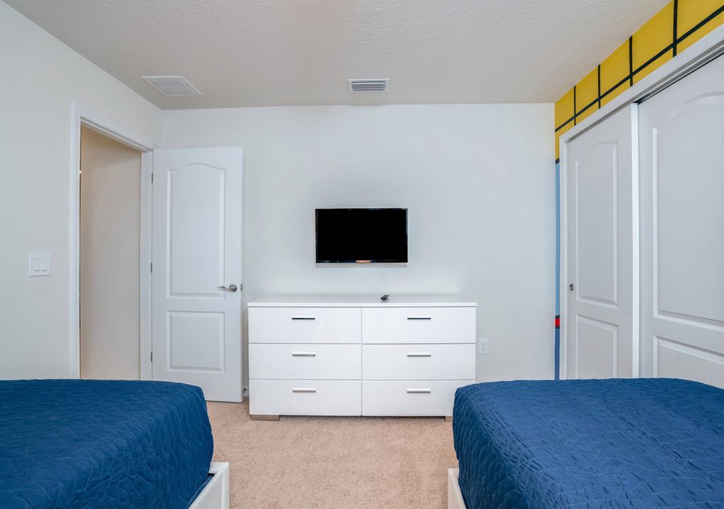 Photo of Bedroom in Bay Lake