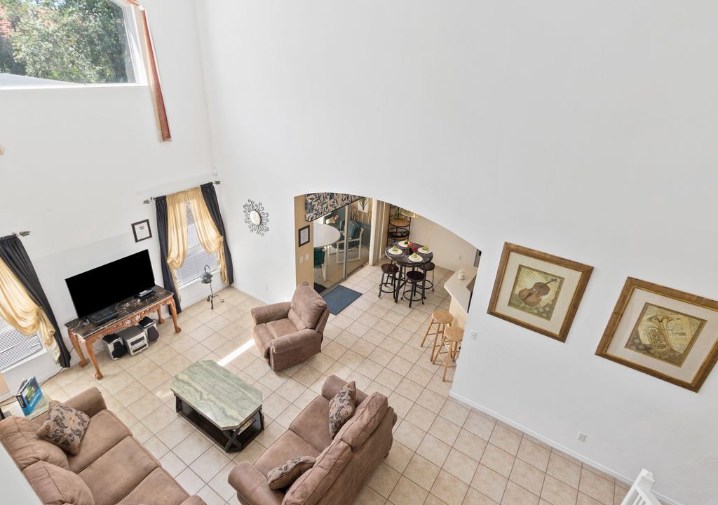 Photo of Livingroom in Seasons
