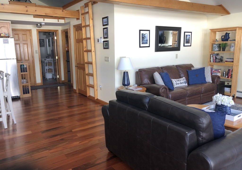 Photo of Livingroom in Seasons
