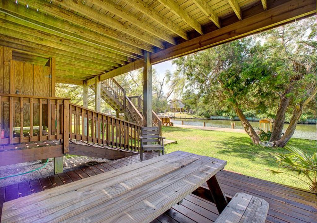 Photo of Patio Balcony in Brigands' Bay