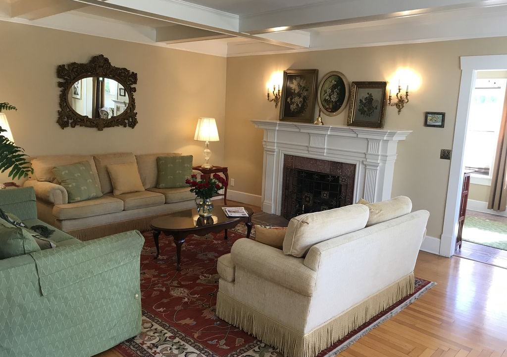 Photo of Livingroom in Historic Old Northeast