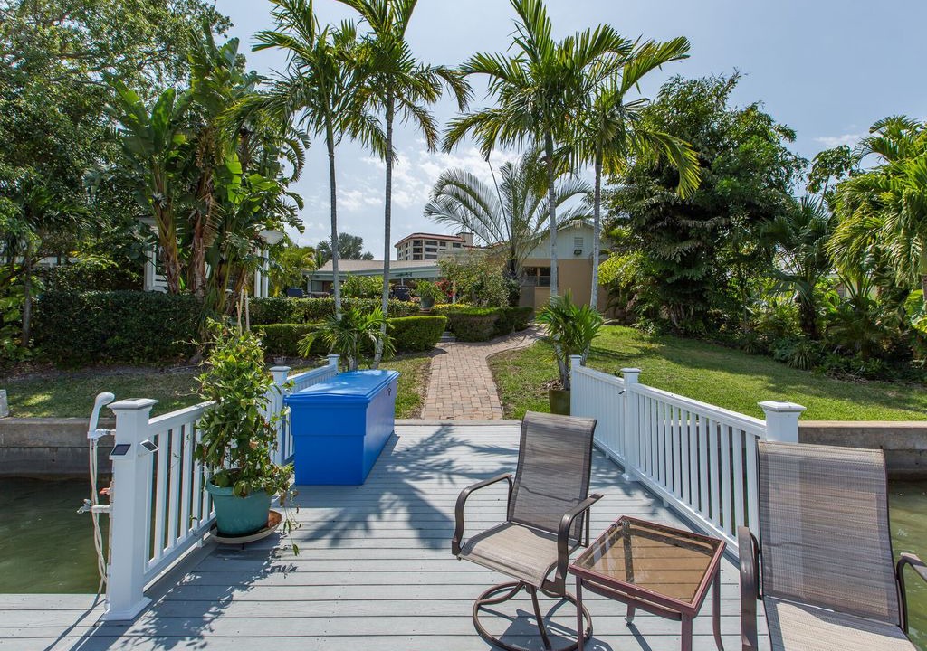 Photo of Patio Balcony in Island Estate