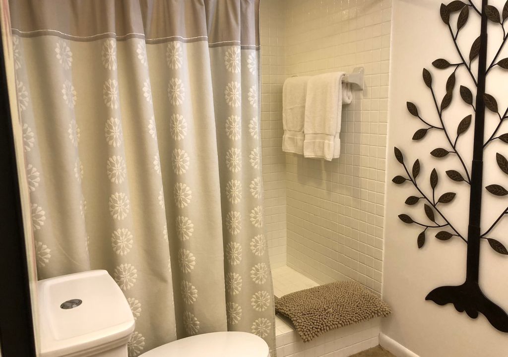 Photo of Bathroom in Island Estate