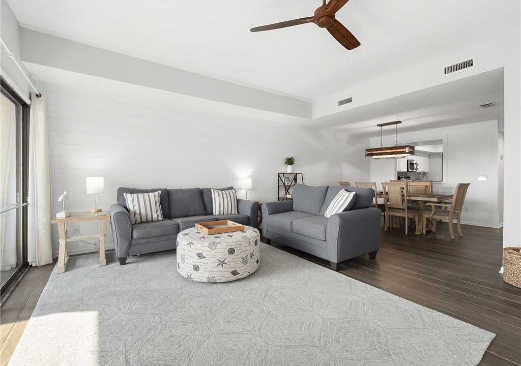 Photo of Livingroom in Sawgrass